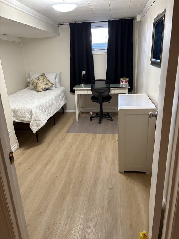  Bedroom B(Full Room)  -  Near U of M. very near BUS,   - Gallery -  1