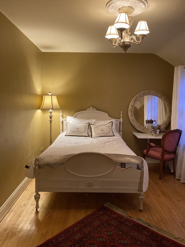 Single Bed Room #2(Full Room) - Elegant Family home - Gallery - 1
