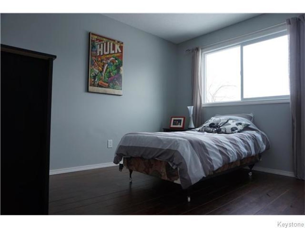 B Room(Full Room) - Beautiful and welcoming home close to University of Manitoba - Gallery - 1