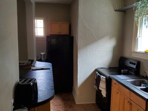 Homestay in cozy River Heights home