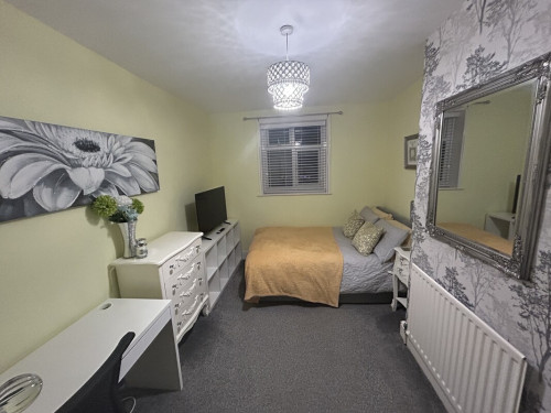 **Premium Accomodation & Hosts**