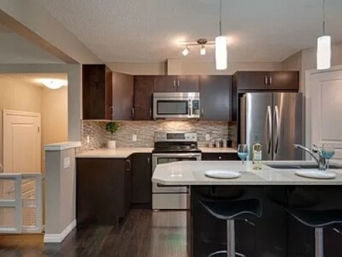 cosy-duplex-near-the-lake-calgary-36090801220240815014604AM