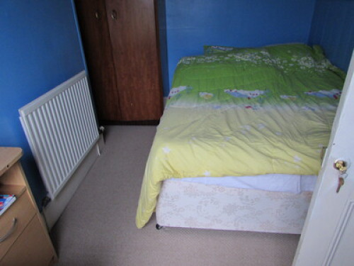 three bedroom's house/town centre