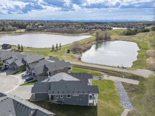 Quiet lake community 