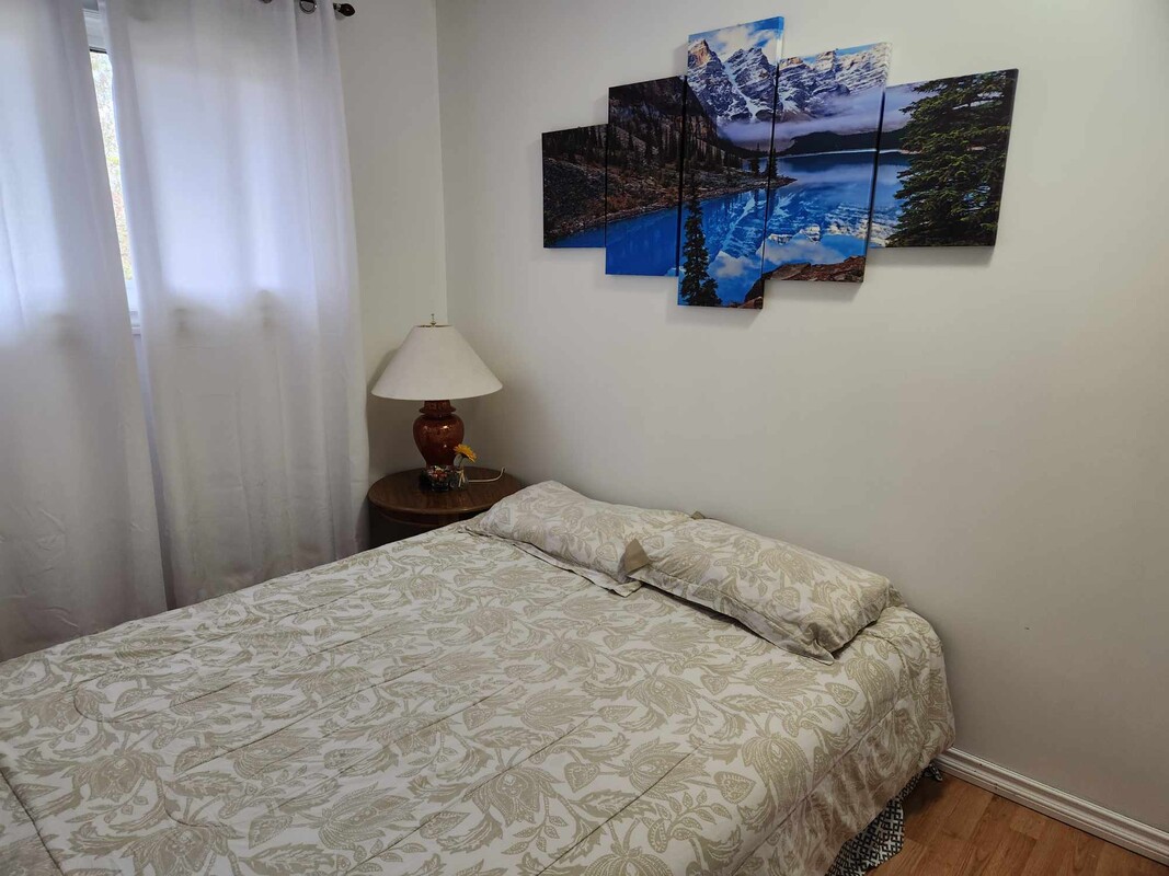  Room 1(Full Room)  -  Quite cozy Home in the NE  - Gallery -  1