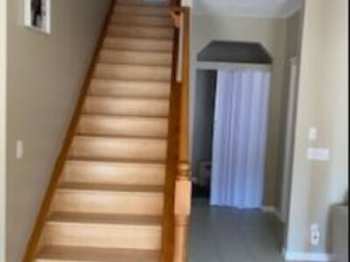 Clean and bright house in Calgary