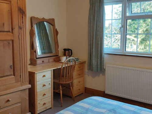 Ideal Location in Canterbury  - Gallery -  5