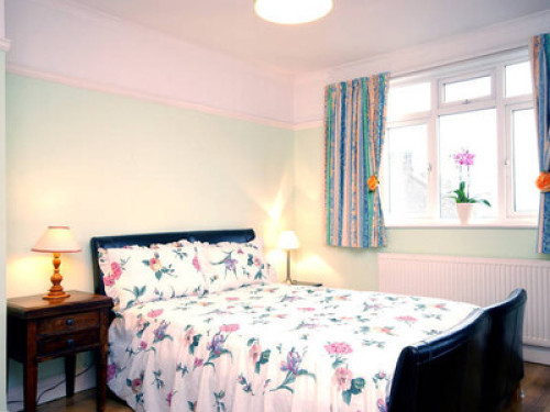  Large Family bed room