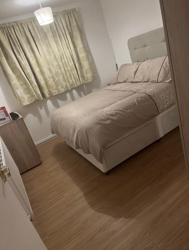  Room 1(Full Room)  -  Double room near central Croydon   - Gallery -  1