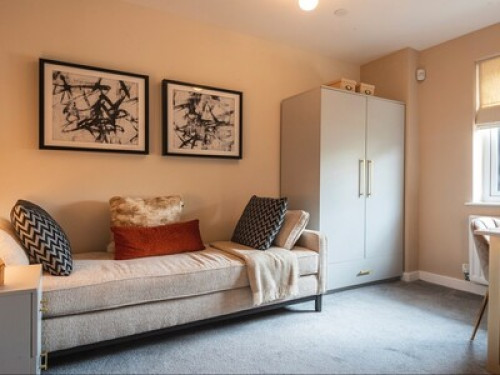 New flat at convenient location  - Gallery -  5