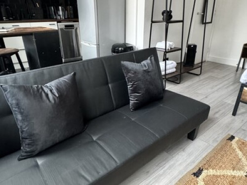 New +Refurbished Kingston Studio