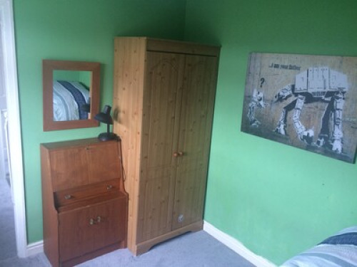 airy-and-bright-house-bristol-111381057120240815021820AM