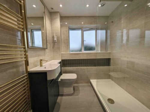 B&B beside IKEA Reading - Gallery - 12