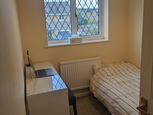 B&B beside IKEA Reading - Gallery - 8