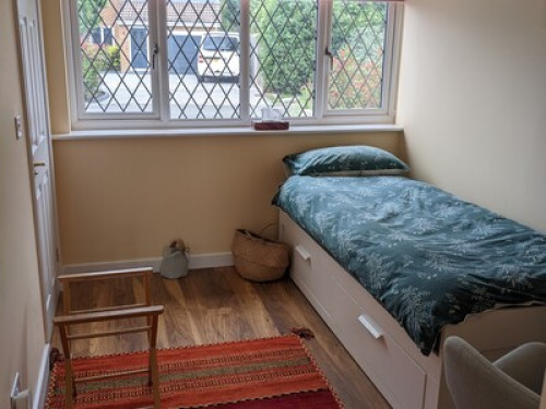 B&B beside IKEA Reading