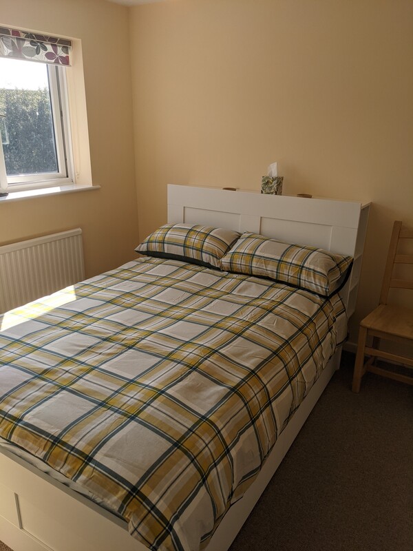  Large DB BR - NFLX/Workspace Beside IKEA Reading(Full Room)  -  B&B beside IKEA Reading  - Gallery -  1