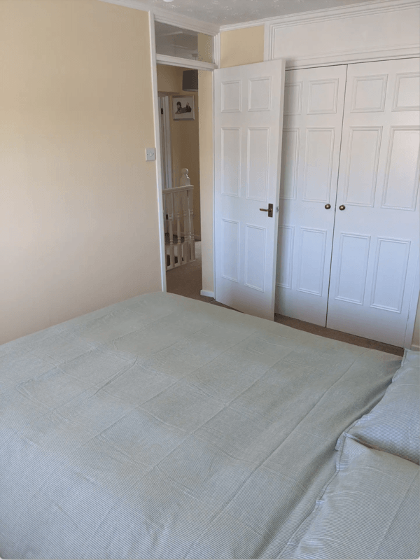  Master Double Bedroom & NFLX/Workspace(Full Room)  -  B&B beside IKEA Reading  - Gallery -  1