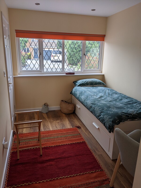 Single Or DB BR - NFLX /Workspace Beside IKEA Reading(Full Room) - 1