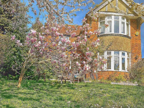 The Apple & Plum Cottage