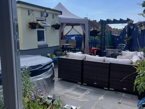 experienced-host-family-in-bristol-bristol-106929292720240815022924AM