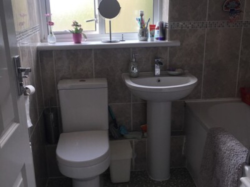 experienced-host-family-in-bristol-bristol-136175733520240815022812AM