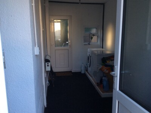 friendly-near-city-centre-cardiff-38329367520240815023553AM