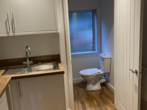 newly-furbished-double-with-onsuite-bristol-131531108120240815024038AM