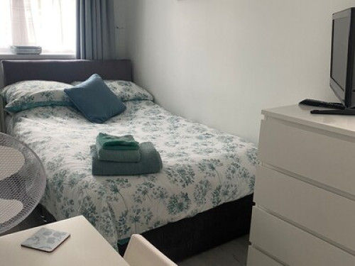 home-from-home-bristol-192352395020240815024233AM