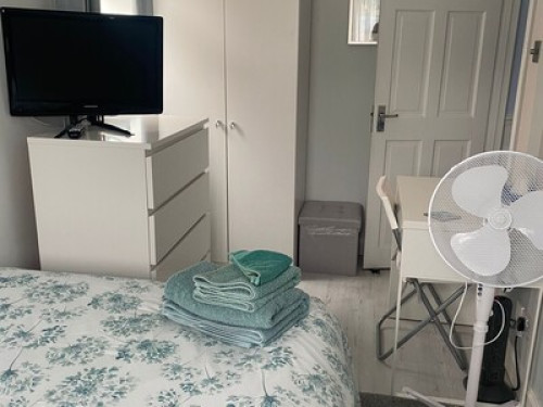 home-from-home-bristol-29384676420240815024235AM