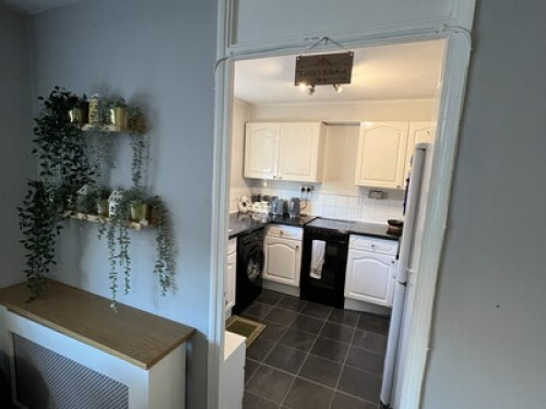 Lovely 1 bed home with free perking