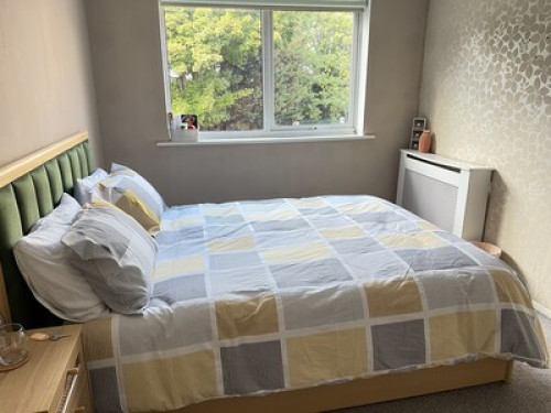 Lovely 1 bed home with free perking