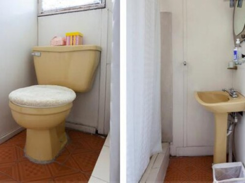 Independent 3rd floor suite in house