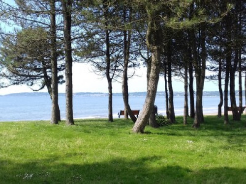 Close to city centre and beach