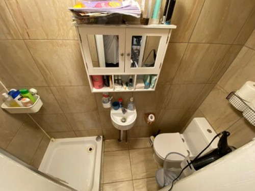 tiny-warm-cozy-comfortable-home-london-142031336720240815030147AM