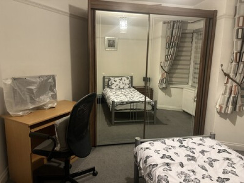 Down to earth host in Headington 