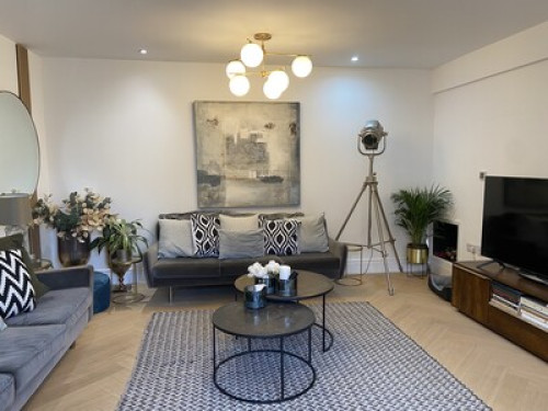 Double bed in Lovely, Stylish Home