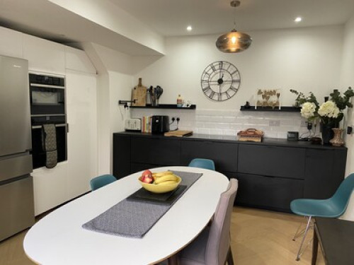 Double bed in Lovely, Stylish Home