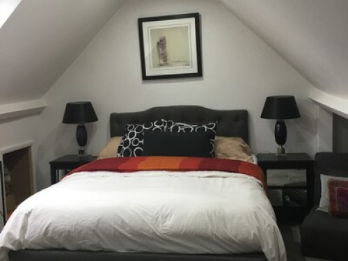 Double bed in Lovely, Stylish Home - Gallery - 6