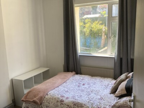 Double room in comfortable house  *