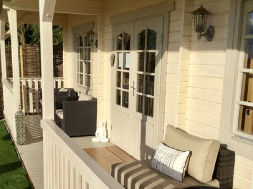 The Retreat log cabin