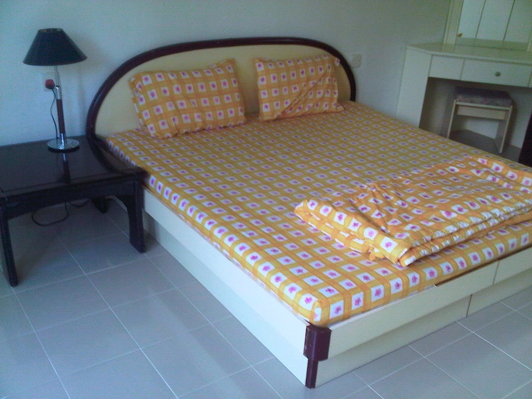 Master Bedroom(Single Bed) - Apartment Facing Big Ocean - Gallery - 1