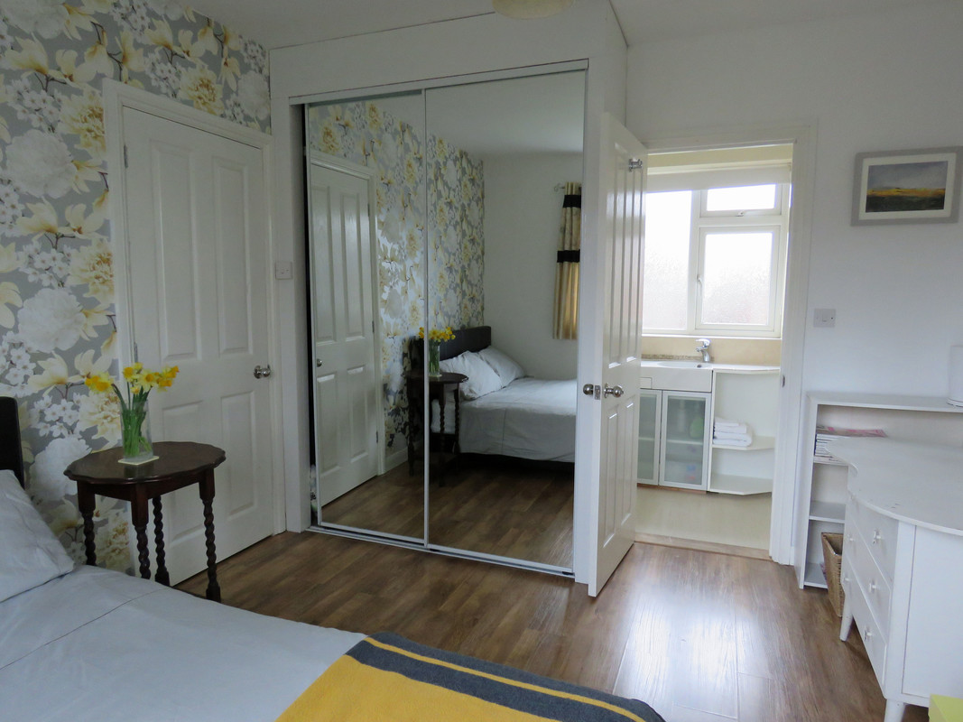 Double Bedroom With Ensuite(Full Room) - 1