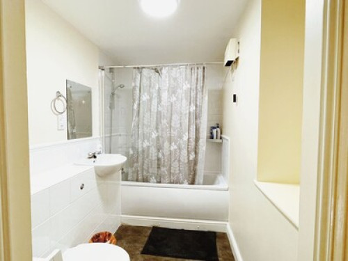 Cambridge twin room  - Gallery - 17