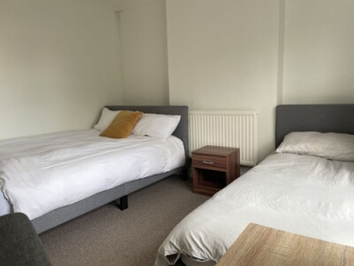 Cambridge twin room  - Gallery - 10