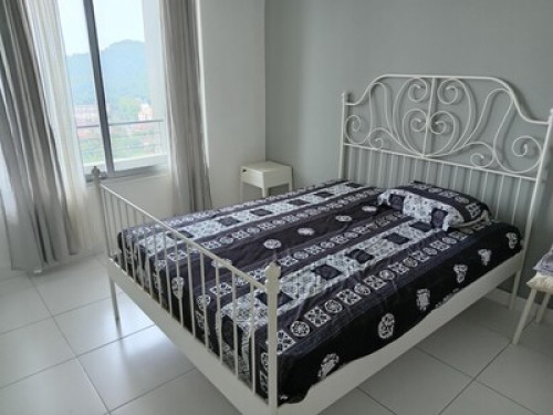 2 room available 