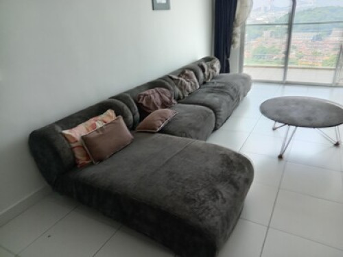 2 room available 