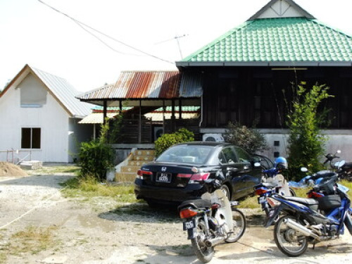 Fun family- loves the paddy field.