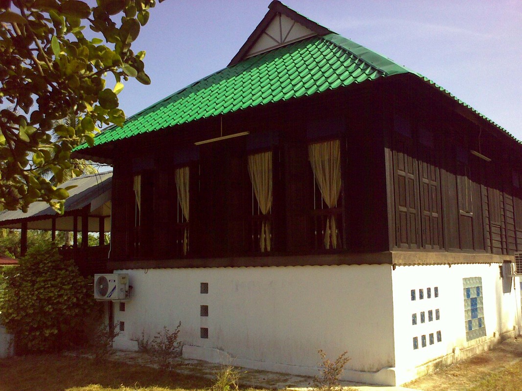  Traditional Master Bedroom(Single Bed)  -  Fun family- loves the paddy field.  - Gallery -  1