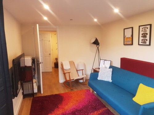 Self contained garden studio