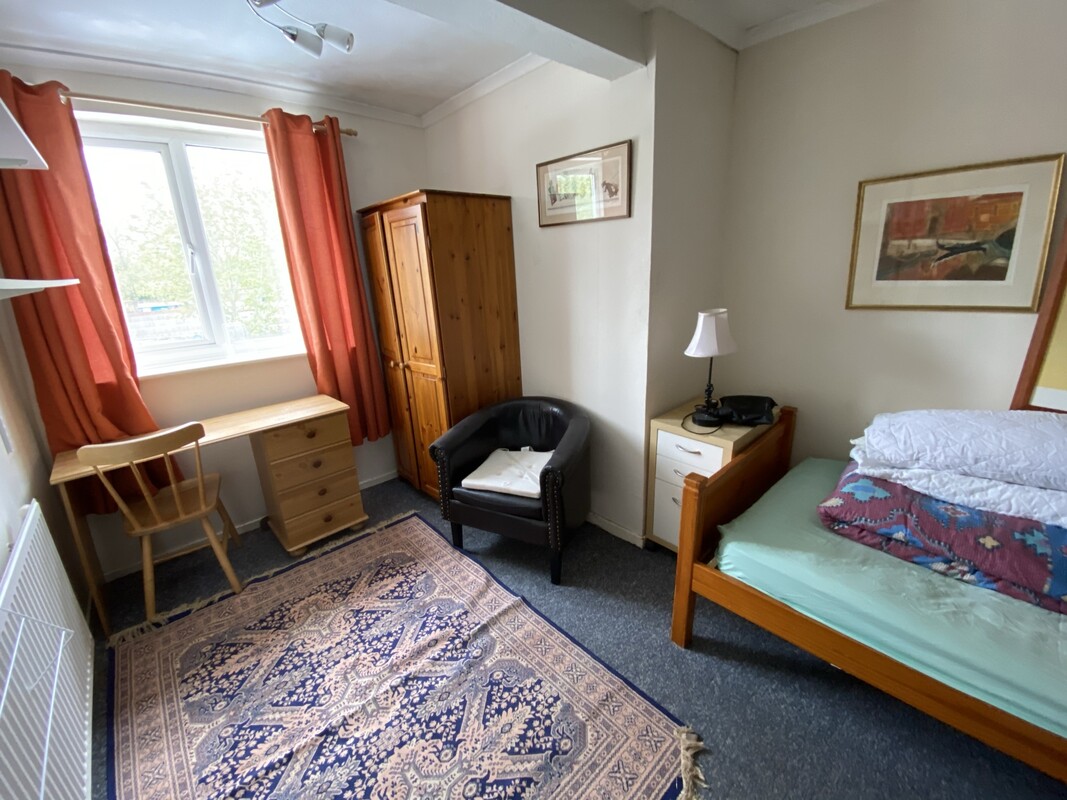  Room 1(Full Room)  -  Clean home 3 Singles in Cambridge  - Gallery -  1